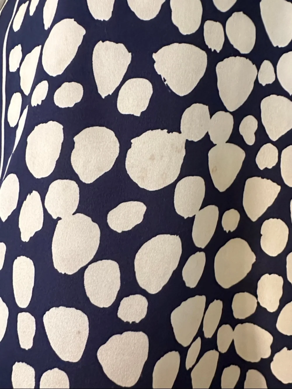 Vintage Vera‎ Navy Blue & Tan Abstract Pebble Scarf